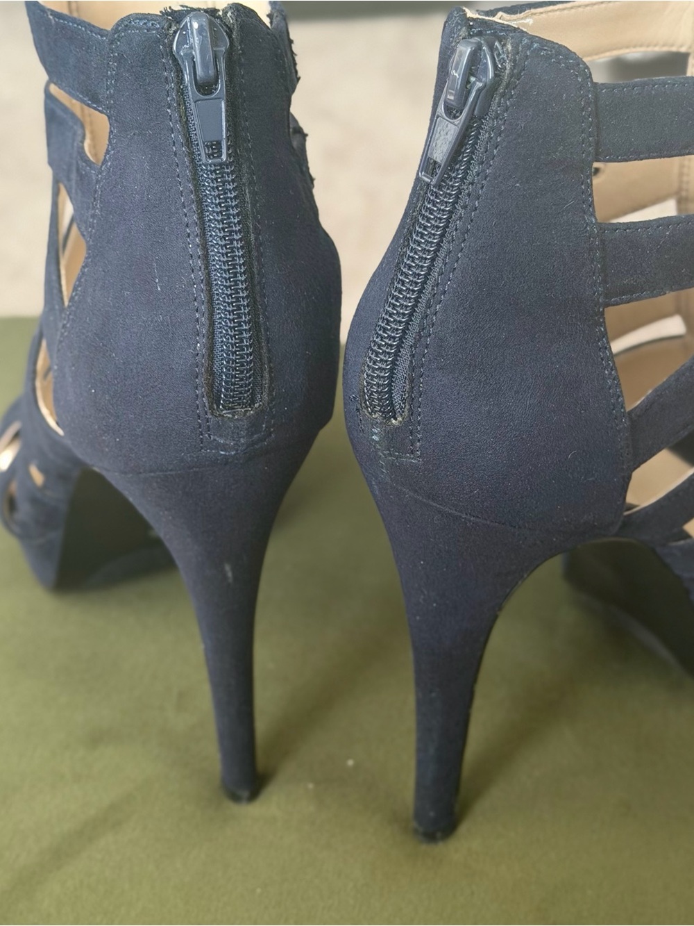 Women’s Suede Strappy Heeled Sandals - Picture 4 of 5